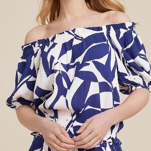 Maurices Purple and White Patterned Top Sizs Xsmall